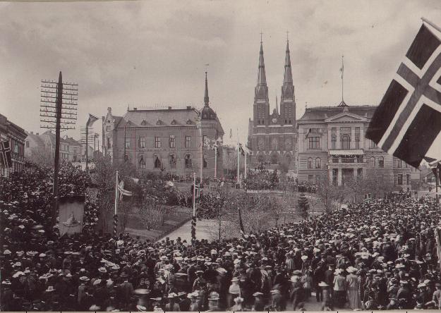 Ibsenparken og kirken sett fra syd